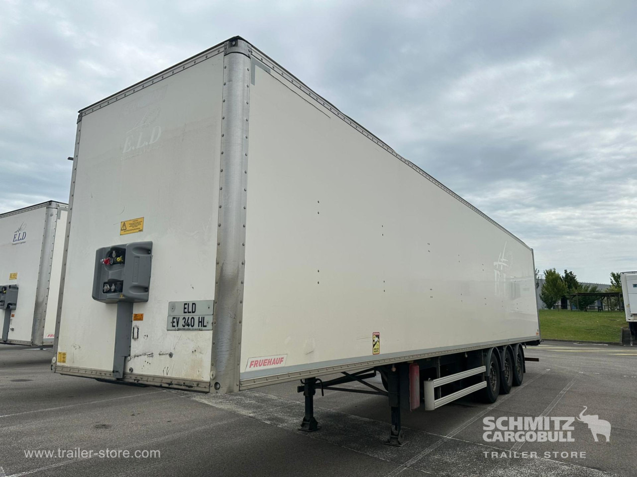 Puspiekabe slēgtā virsbūve FRUEHAUF Dryfreight Standard: foto 6