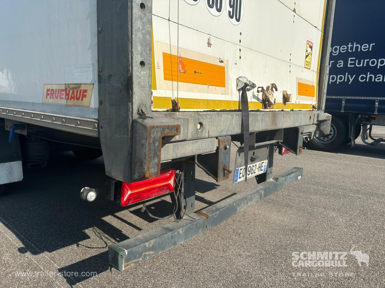 Puspiekabe slēgtā virsbūve FRUEHAUF Dryfreight Standard: foto 11