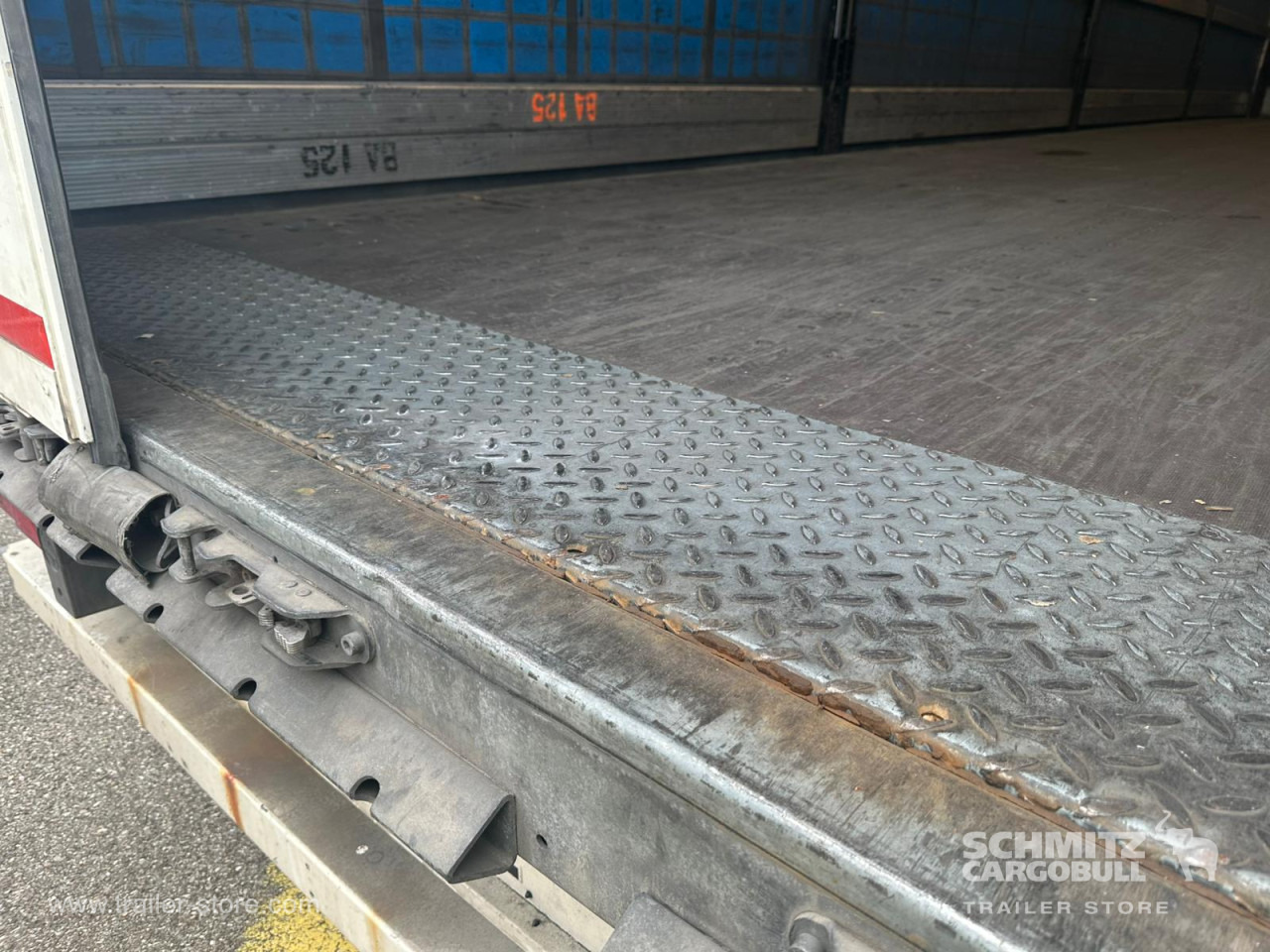 SCHMITZ Curtainsider Standard - Tenta puspiekabe: foto 2 SCHMITZ Curtainsider Standard - Tenta puspiekabe: foto 2
