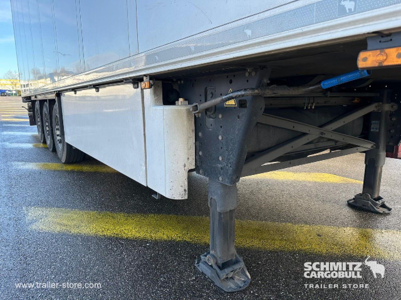 SCHMITZ Reefer Standard - Puspiekabe izotermiskais: foto 3 SCHMITZ Reefer Standard - Puspiekabe izotermiskais: foto 3