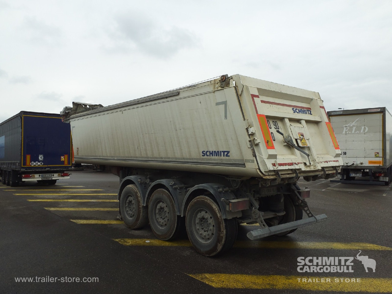 SCHMITZ Tipper Alu-square sided body 27m³ - Puspiekabe pašizgāzējs: foto 5 SCHMITZ Tipper Alu-square sided body 27m³ - Puspiekabe pašizgāzējs: foto 5