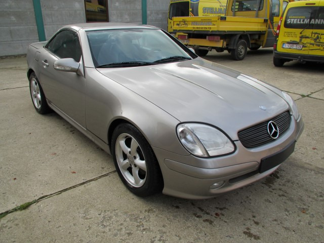 Mercedes SLK 200 - Vieglā automašīna: foto 2 Mercedes SLK 200 - Vieglā automašīna: foto 2