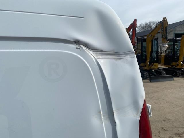 Mazs furgons Renault Kangoo: foto 16