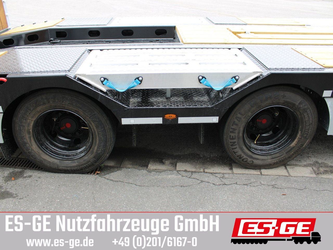 Schwarzmüller Tieflader mit gekröpftem Plateau - Piekabe zema profila platforma: foto 5 Schwarzmüller Tieflader mit gekröpftem Plateau - Piekabe zema profila platforma: foto 5