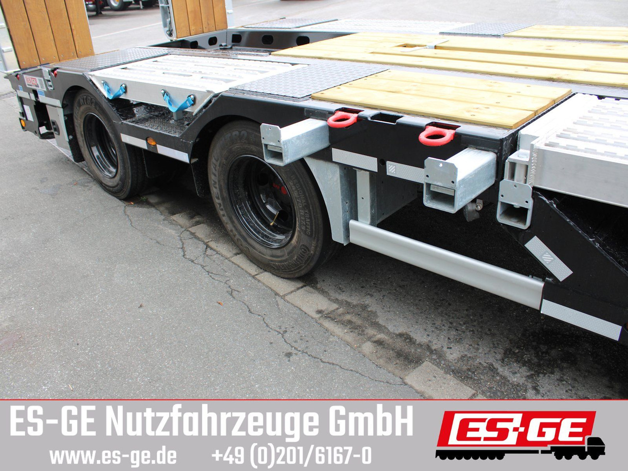Schwarzmüller Tieflader mit gekröpftem Plateau - Piekabe zema profila platforma: foto 4 Schwarzmüller Tieflader mit gekröpftem Plateau - Piekabe zema profila platforma: foto 4
