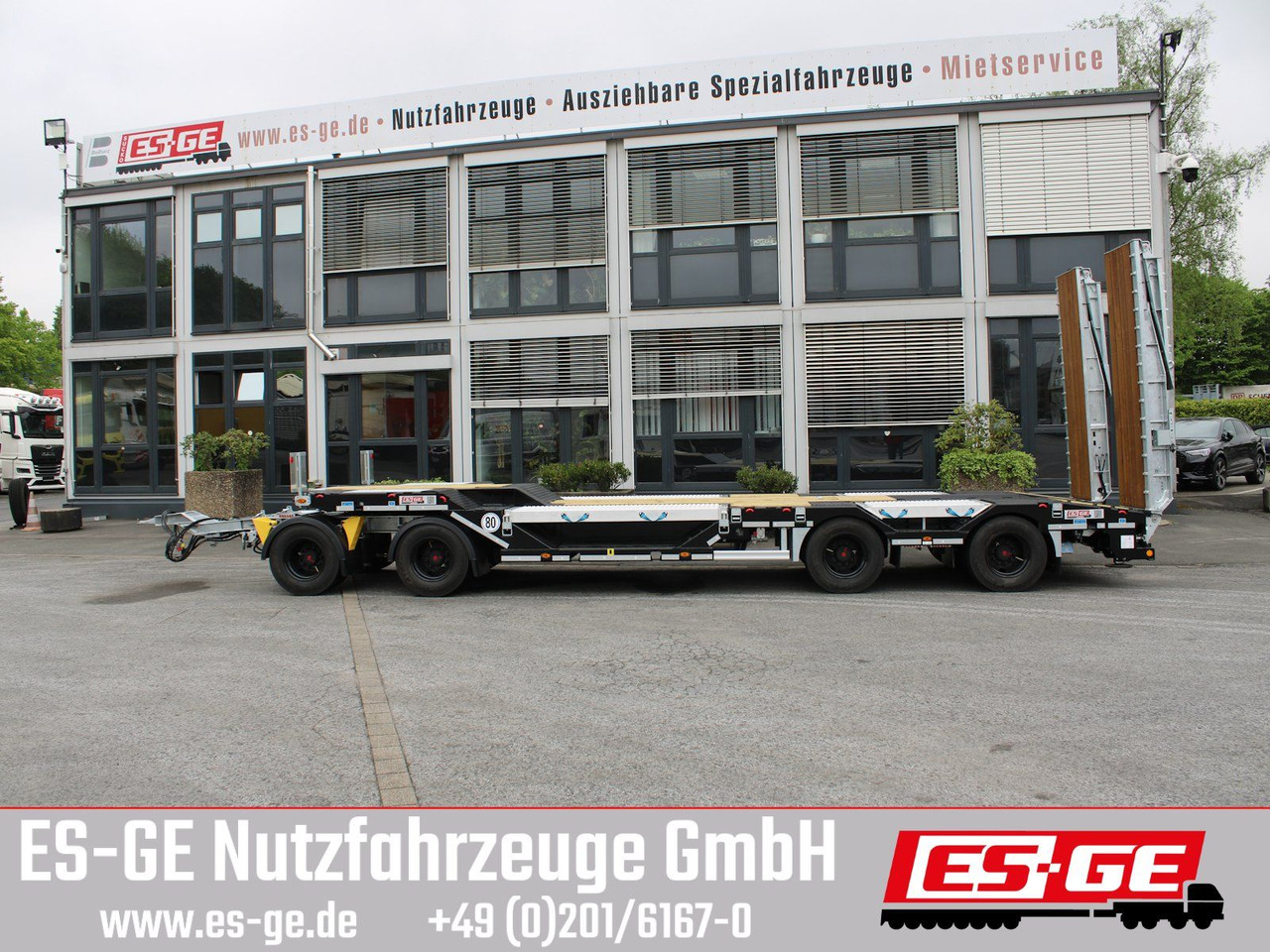 Schwarzmüller Tieflader mit gekröpftem Plateau - Piekabe zema profila platforma: foto 3 Schwarzmüller Tieflader mit gekröpftem Plateau - Piekabe zema profila platforma: foto 3