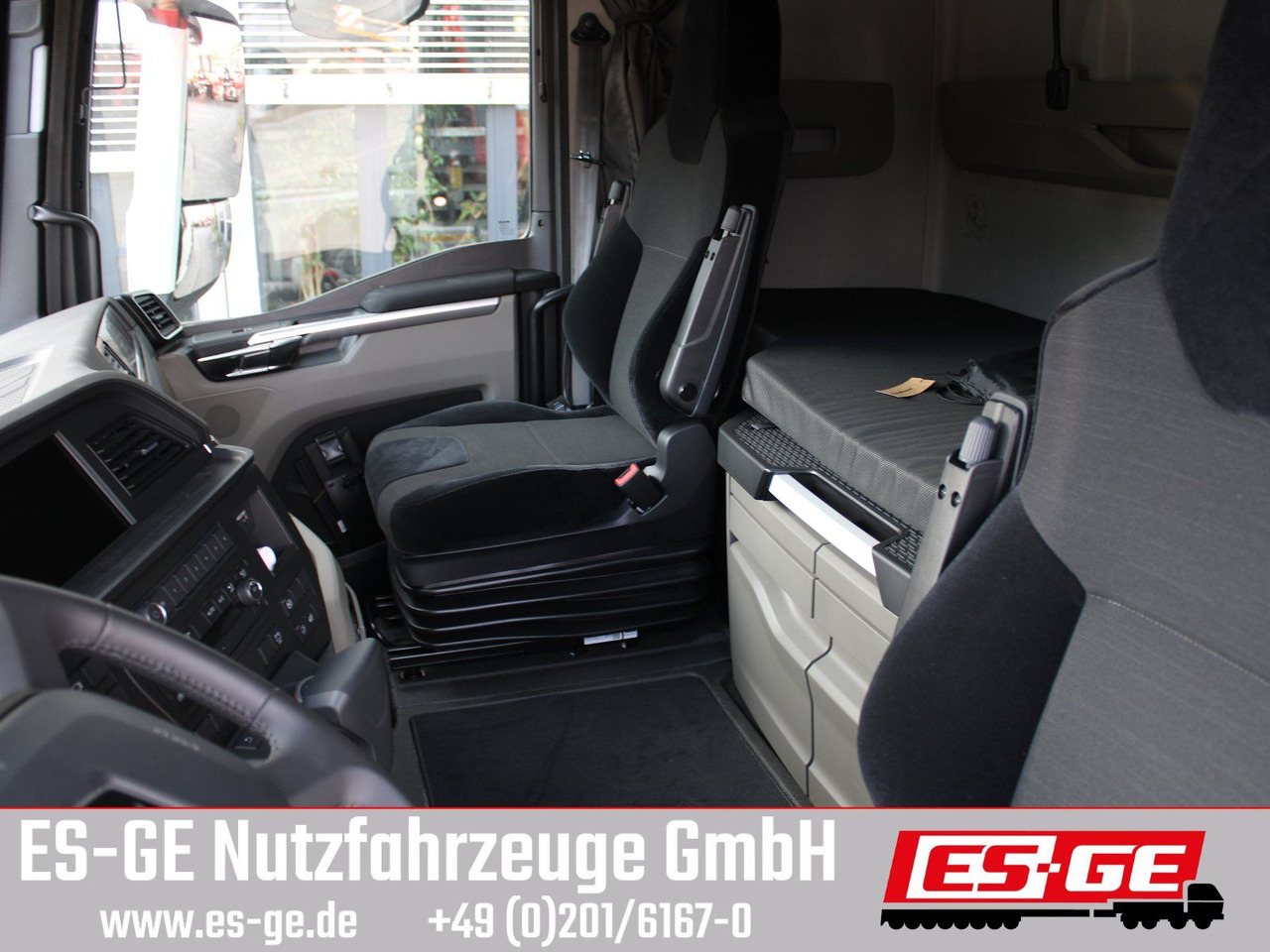 MAN TGX 33.540 6x4 BL SA mit Fassi F545RA.2.26 - Vilcējs: foto 5 MAN TGX 33.540 6x4 BL SA mit Fassi F545RA.2.26 - Vilcējs: foto 5