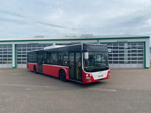 MAN A 21 Lions City KLIMA EURO 6 ZF EcoLife 2x - Pilsētas autobuss: foto 1 MAN A 21 Lions City KLIMA EURO 6 ZF EcoLife 2x - Pilsētas autobuss: foto 1