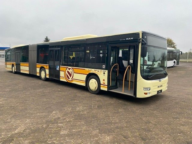 MAN A 23 Lions City Gelenkbus KLIMA 60 Sitze GURTE - Posmainais autobuss: foto 1 MAN A 23 Lions City Gelenkbus KLIMA 60 Sitze GURTE - Posmainais autobuss: foto 1