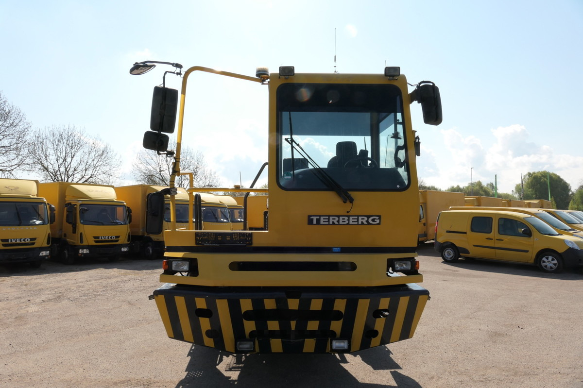 BC 182 Kamag Wiesel WBH 25 Umsetzfahrzeug - Konteineru vedējs/ Kravas automašīna ar noņemamā virsbūve: foto 4 BC 182 Kamag Wiesel WBH 25 Umsetzfahrzeug - Konteineru vedējs/ Kravas automašīna ar noņemamā virsbūve: foto 4