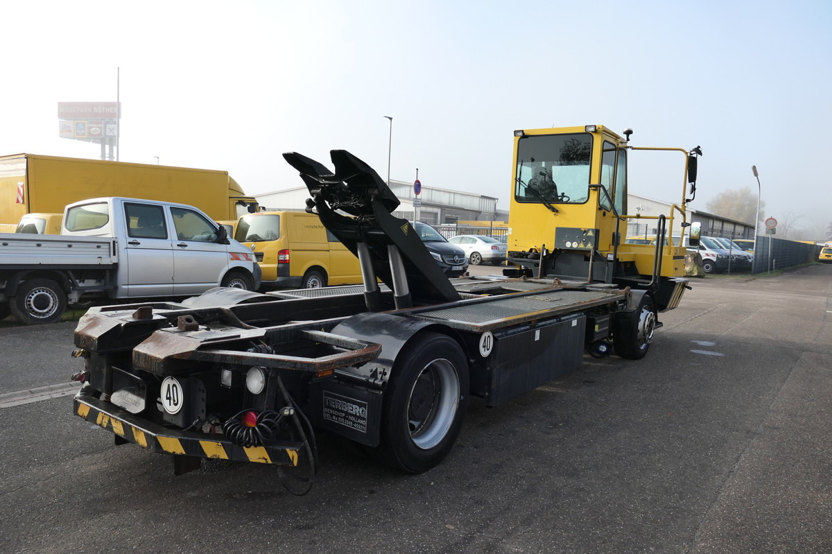 BC 182 Kamag Wiesel WBH 25 Umsetzfahrzeug - Konteineru vedējs/ Kravas automašīna ar noņemamā virsbūve: foto 2 BC 182 Kamag Wiesel WBH 25 Umsetzfahrzeug - Konteineru vedējs/ Kravas automašīna ar noņemamā virsbūve: foto 2