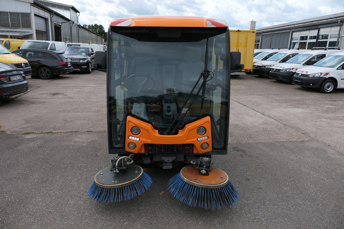 CN200 Sweeper - Ielu tīrīšanas mašīna: foto 2 CN200 Sweeper - Ielu tīrīšanas mašīna: foto 2