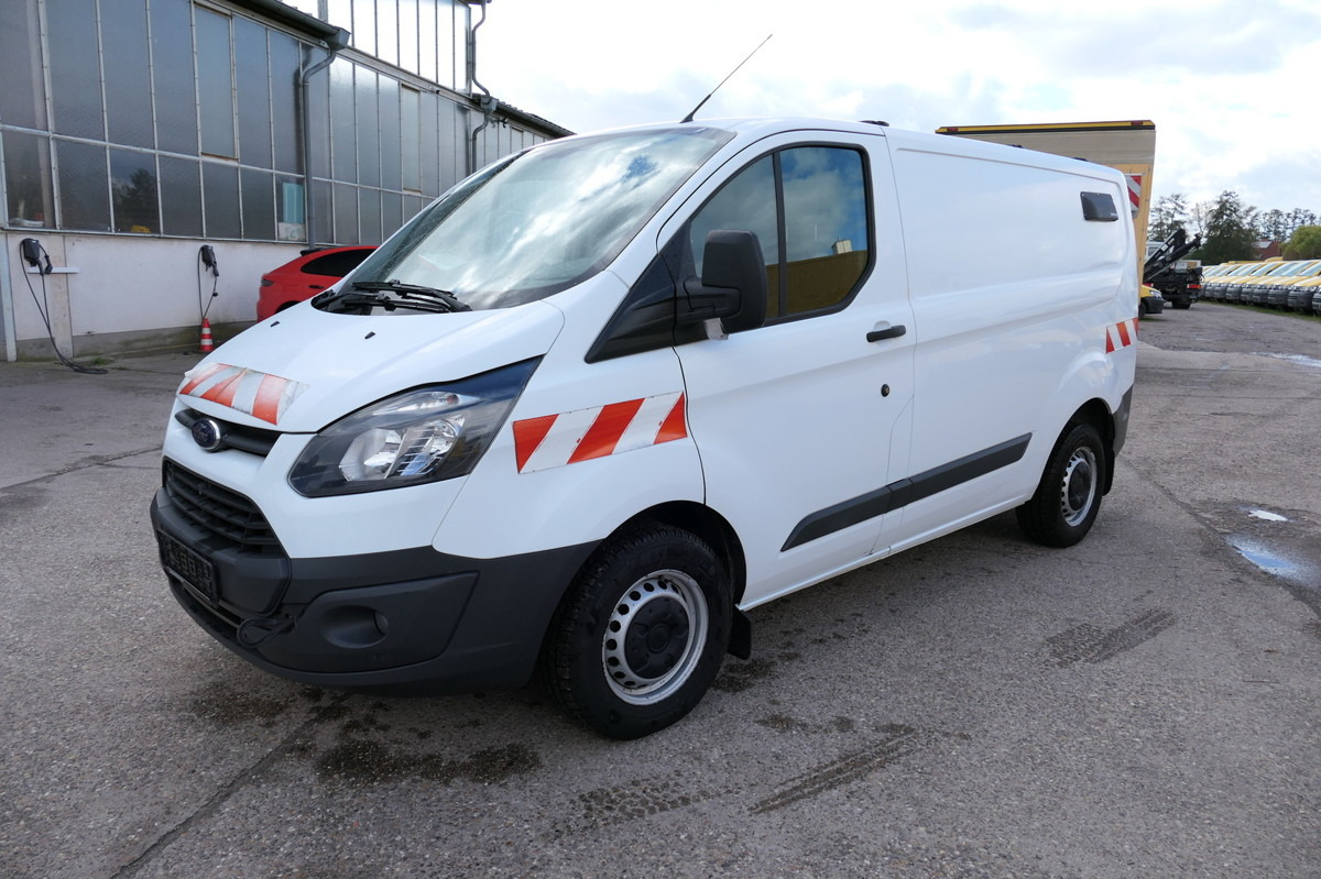 FORD Transit Custom 290 2.0 TDCi KLIMA TEMPOMAT AHK W - Mazs furgons: foto 2 FORD Transit Custom 290 2.0 TDCi KLIMA TEMPOMAT AHK W - Mazs furgons: foto 2