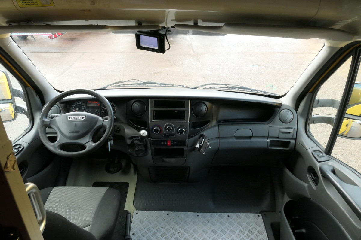 Furgons ar slēgtā virsbūve IVECO Daily 35 S11 C30C AUTOMATIK KAMERA MAXI KAMERA R: foto 6