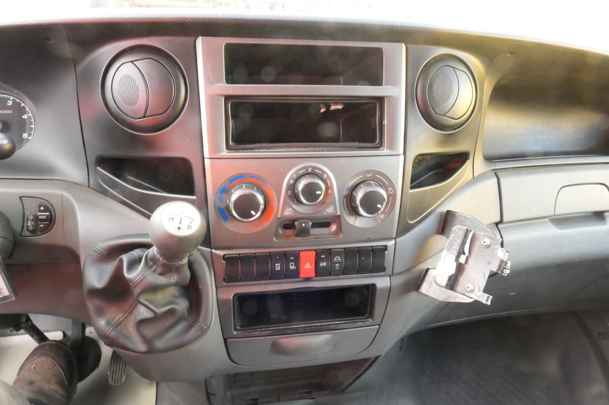 Furgons ar slēgtā virsbūve IVECO Daily 35 S11 C30C AUTOMATIK KAMERA MAXI KAMERA R: foto 10