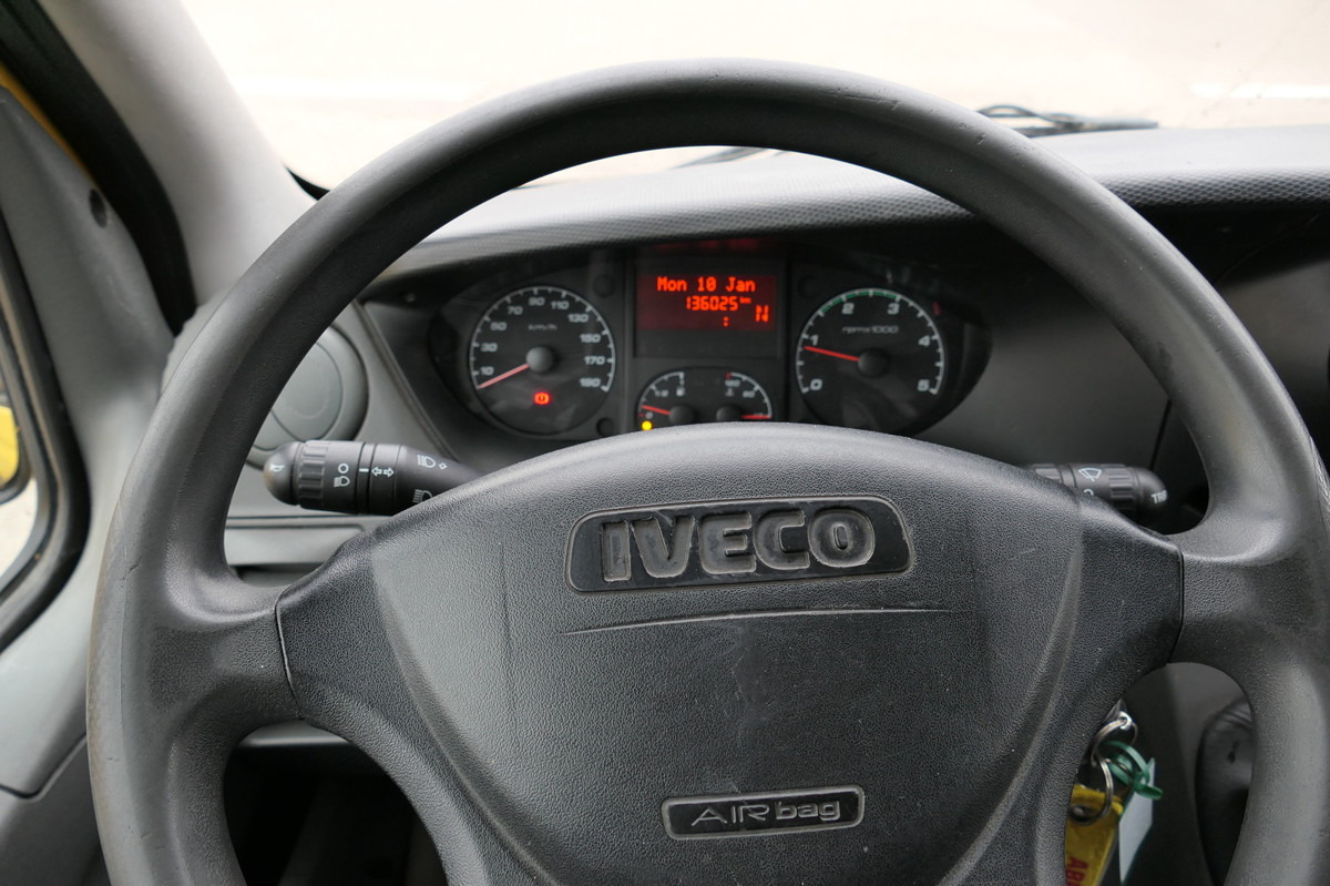 Furgons ar slēgtā virsbūve IVECO Daily 35 S11 C30C AUTOMATIK KAMERA Regale LUFT D: foto 11