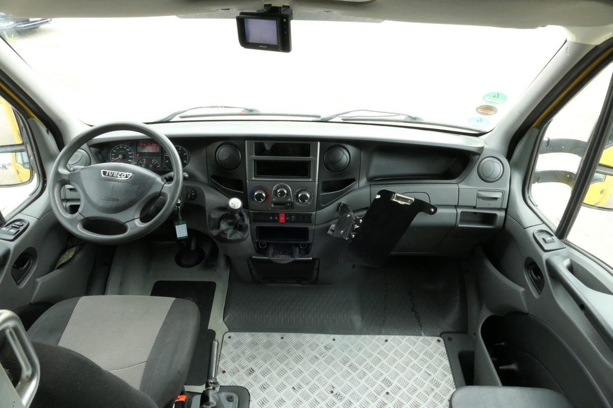 Furgons ar slēgtā virsbūve IVECO Daily 35 S11 C30C AUTOMATIK KAMERA Regale LUFT D: foto 6