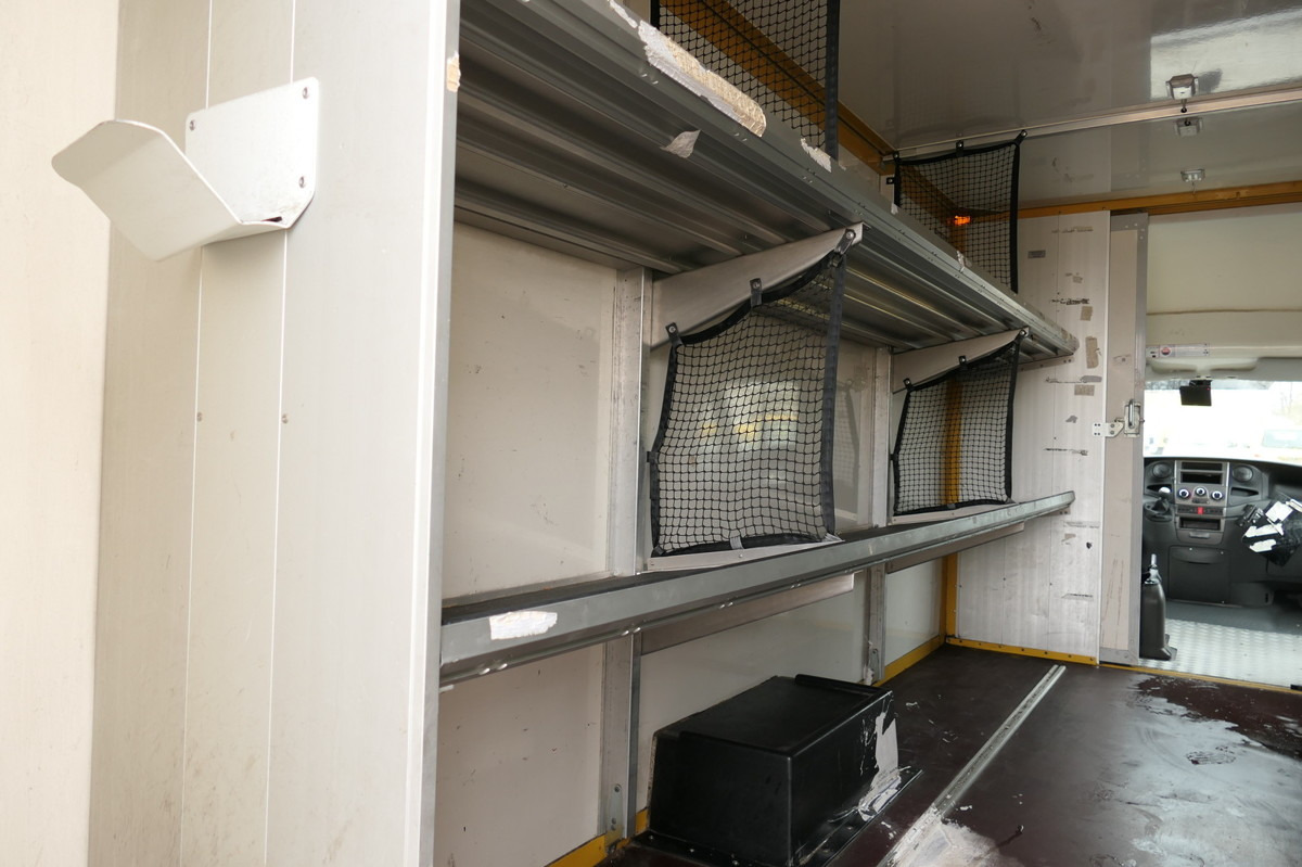 Furgons ar slēgtā virsbūve IVECO Daily 35 S11 C30C AUTOMATIK KAMERA Regale LUFT D: foto 6