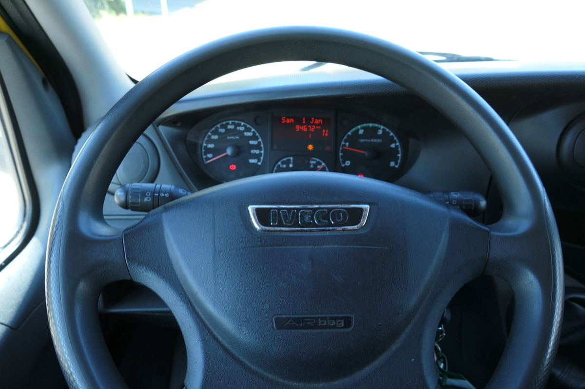 Furgons ar slēgtā virsbūve IVECO Daily 35 S11 C30C AUTOMATIK KAMERA Regale LUFT D: foto 11