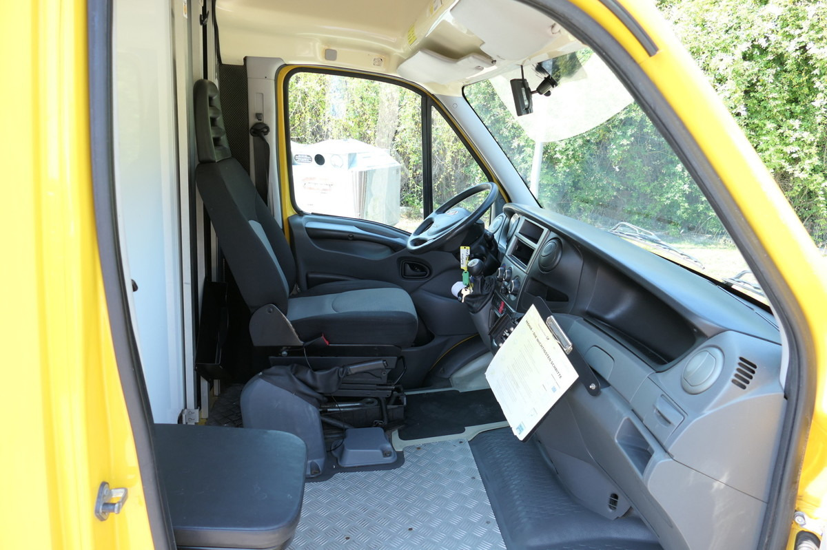 IVECO Daily 35 S11 C30C AUTOMATIK KAMERA Regale LUFT D - Furgons ar slēgtā virsbūve: foto 5 IVECO Daily 35 S11 C30C AUTOMATIK KAMERA Regale LUFT D - Furgons ar slēgtā virsbūve: foto 5