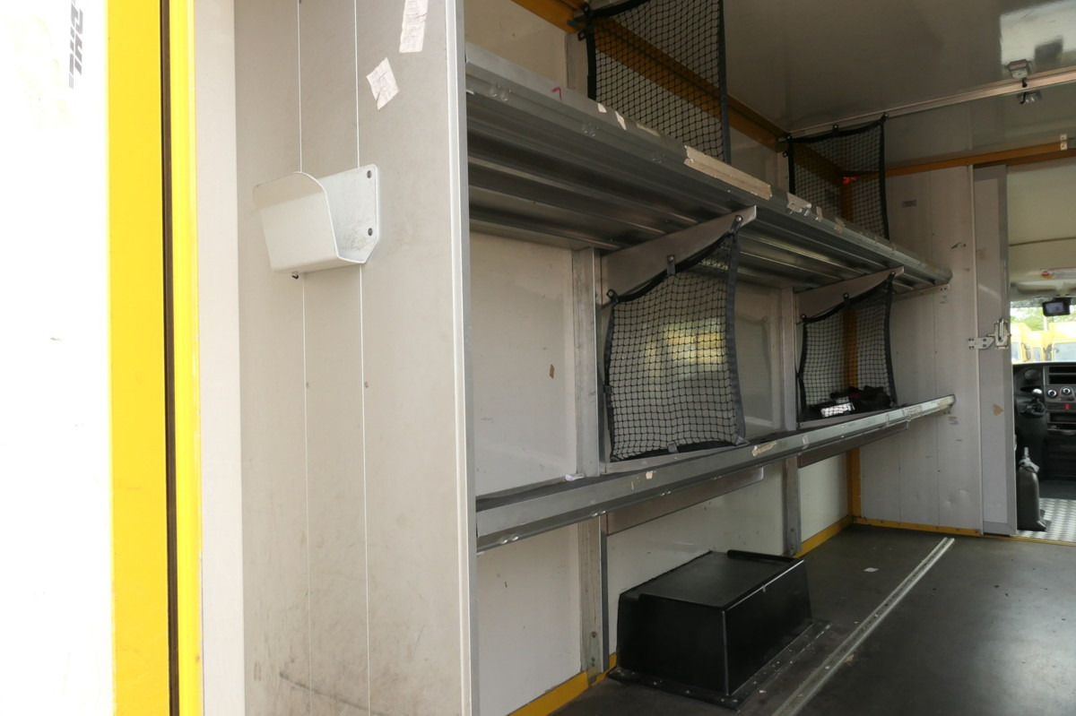 Furgons ar slēgtā virsbūve IVECO Daily 35 S11 C30C AUTOMATIK KAMERA Regale LUFT D: foto 7