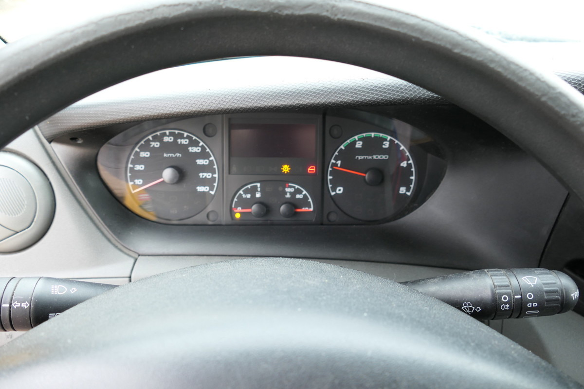 Furgons ar slēgtā virsbūve IVECO Daily 35 S11 C30C AUTOMATIK KAMERA Regale LUFT D: foto 11
