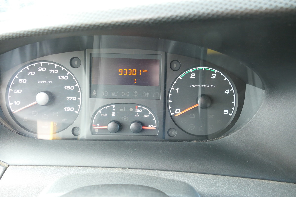 Furgons ar slēgtā virsbūve IVECO Daily 35 S11 C30C AUTOMATIK Regale LUFT - EURO 5: foto 9