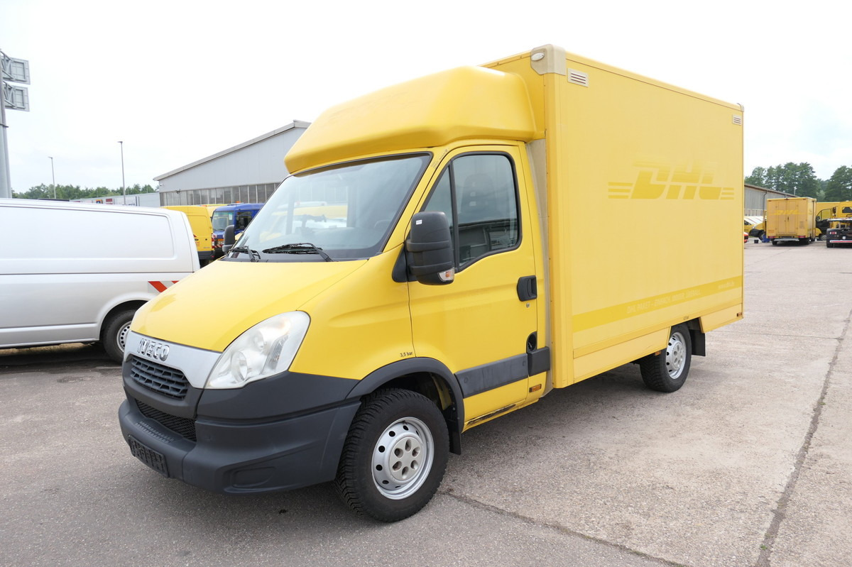 IVECO Daily 35 S11 C30C Kurz AUTOMATIK KAMERA Regale L - Furgons ar slēgtā virsbūve: foto 1 IVECO Daily 35 S11 C30C Kurz AUTOMATIK KAMERA Regale L - Furgons ar slēgtā virsbūve: foto 1