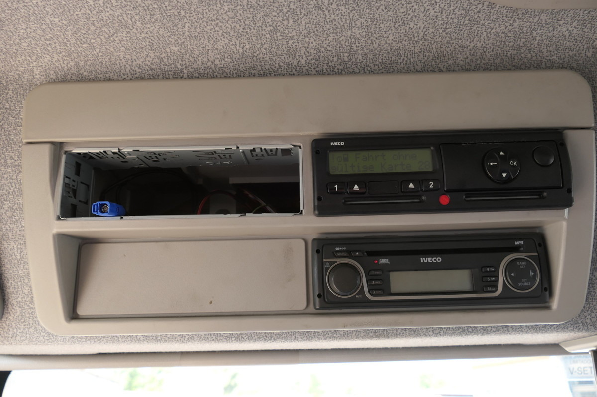 Furgons ar slēgtā virsbūve IVECO EuroCargo ML 75 E 16 P LBW LUFT AUTOMATIK COC EU: foto 11 Furgons ar slēgtā virsbūve IVECO EuroCargo ML 75 E 16 P LBW LUFT AUTOMATIK COC EU: foto 11