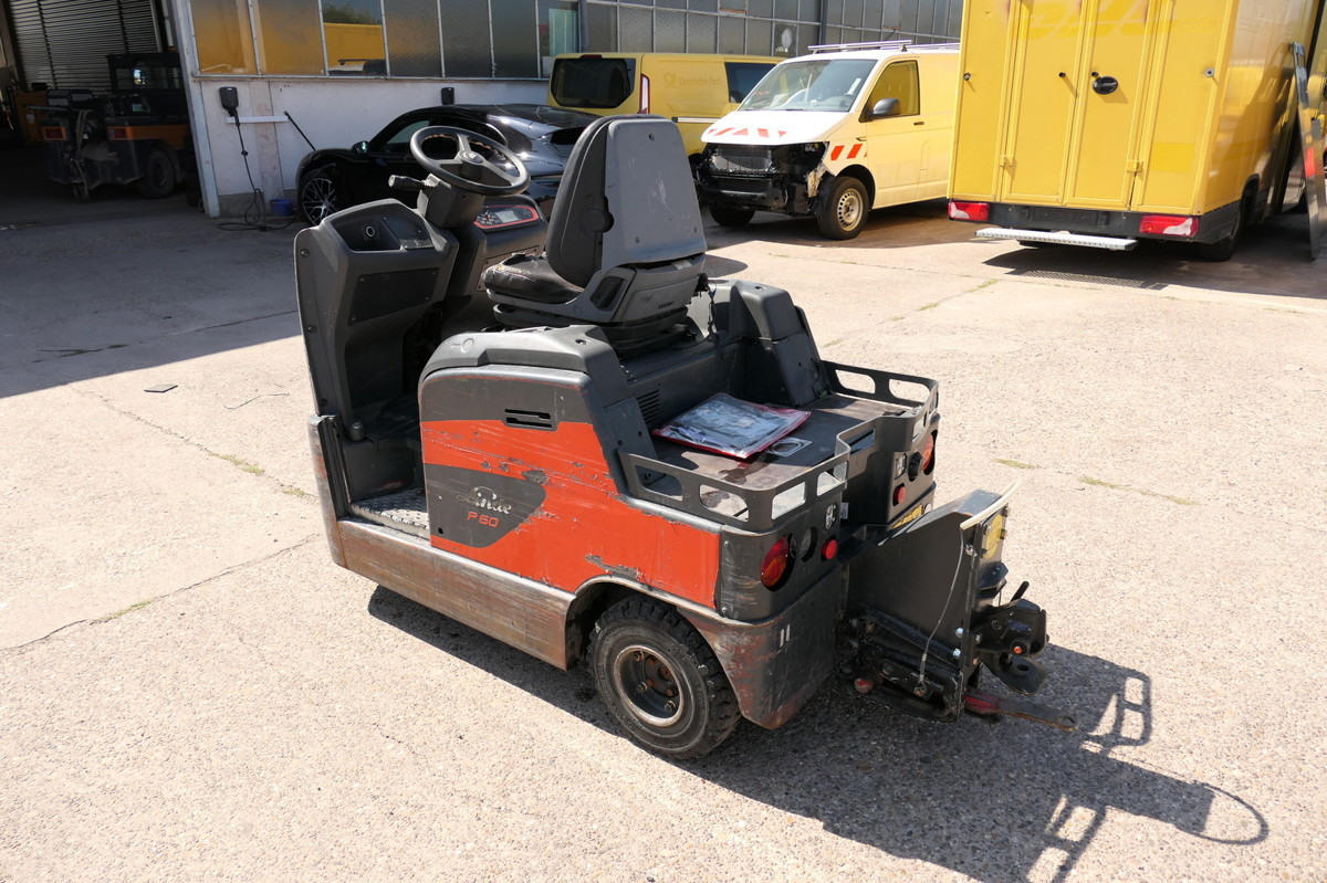 LINDE P 60 Z Schlepper Batterie 16/2019 3-Rad - Noliktavas vilcējs: foto 4 LINDE P 60 Z Schlepper Batterie 16/2019 3-Rad - Noliktavas vilcējs: foto 4