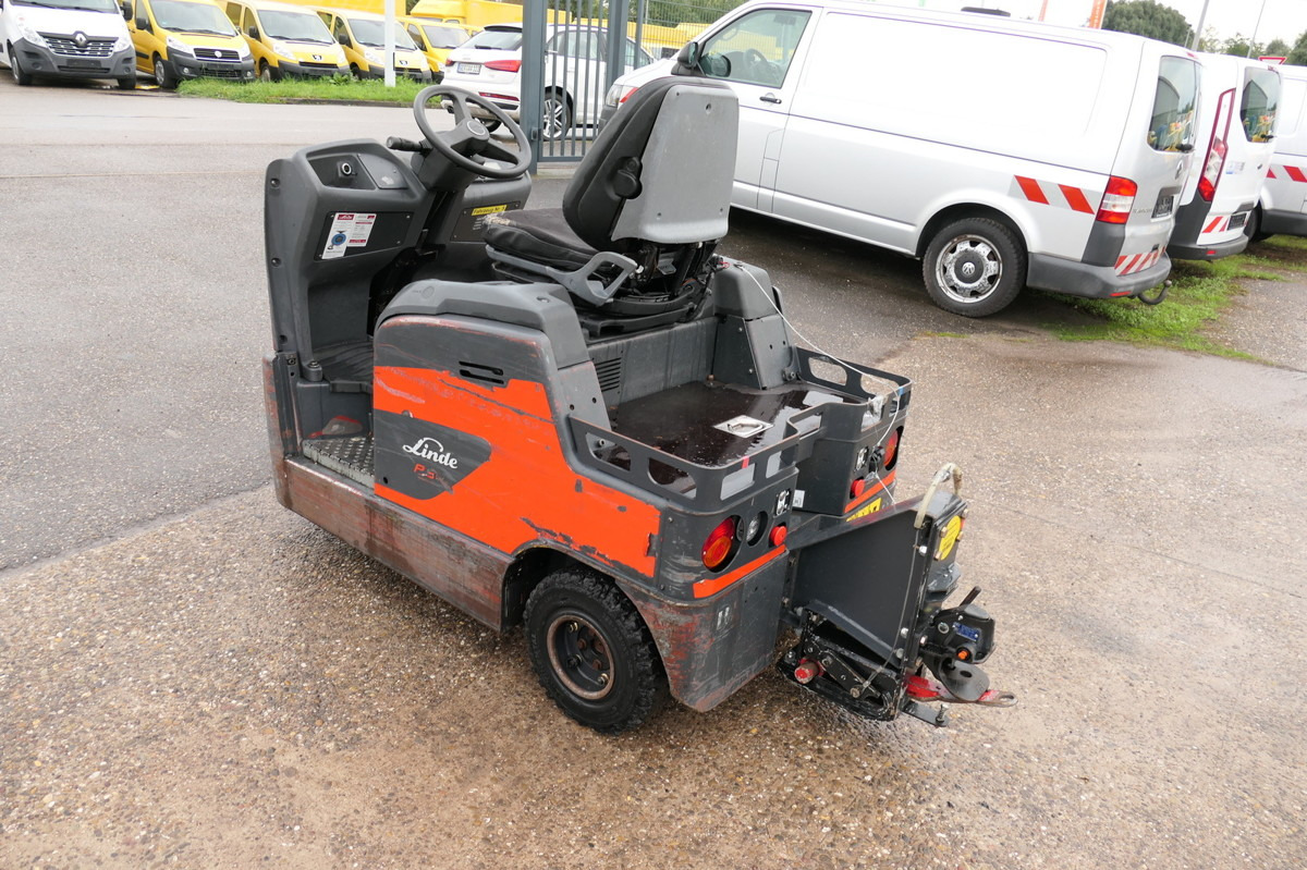 LINDE P 60 Z Schlepper Batterie 25/2017 - Noliktavas vilcējs: foto 4 LINDE P 60 Z Schlepper Batterie 25/2017 - Noliktavas vilcējs: foto 4