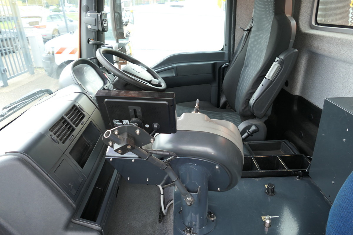 MAN TGL 12.250 4x2 BL Kehrmaschine līzingu MAN TGL 12.250 4x2 BL Kehrmaschine: foto 9