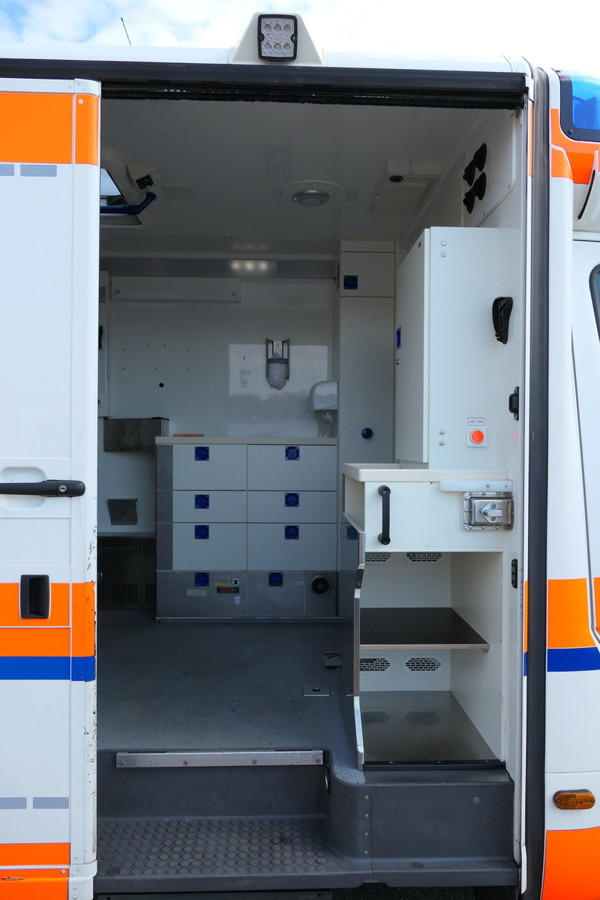 MERCEDES-BENZ 319 Sprinter 6-Zylinder Rettungswagen  Strobel līzingu MERCEDES-BENZ 319 Sprinter 6-Zylinder Rettungswagen  Strobel: foto 11 MERCEDES-BENZ 319 Sprinter 6-Zylinder Rettungswagen  Strobel līzingu MERCEDES-BENZ 319 Sprinter 6-Zylinder Rettungswagen  Strobel: foto 11