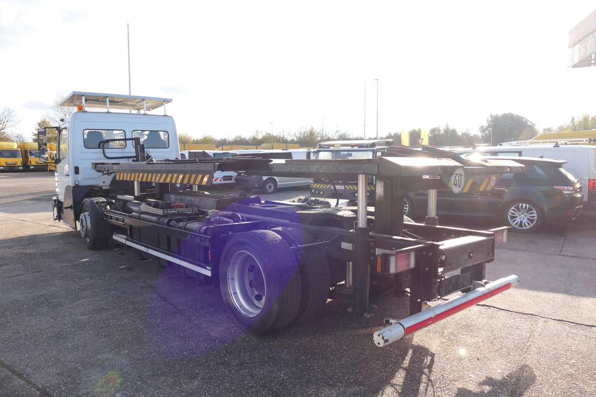 MERCEDES-BENZ Kamag Wiesel WBH 25 E4-D - Konteineru vedējs/ Kravas automašīna ar noņemamā virsbūve: foto 4 MERCEDES-BENZ Kamag Wiesel WBH 25 E4-D - Konteineru vedējs/ Kravas automašīna ar noņemamā virsbūve: foto 4