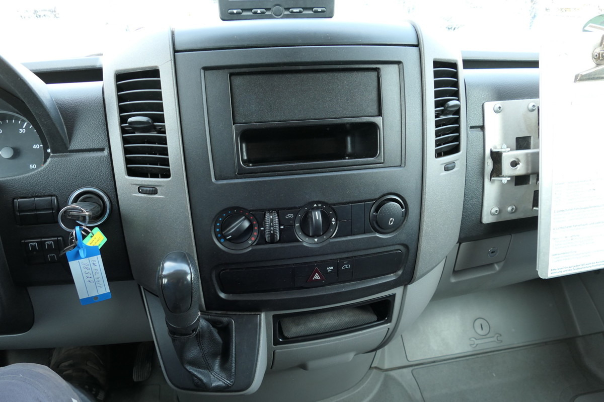 Furgons ar slēgtā virsbūve MERCEDES-BENZ SPRINTER 310 CDI MAXI EURO-5 KOFFER REGALE KAMER: foto 12 Furgons ar slēgtā virsbūve MERCEDES-BENZ SPRINTER 310 CDI MAXI EURO-5 KOFFER REGALE KAMER: foto 12