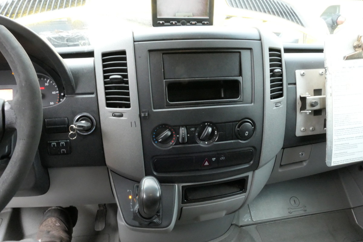 Furgons ar slēgtā virsbūve MERCEDES-BENZ SPRINTER 310 CDI MAXI EURO-5 KOFFER REGALE KAMER: foto 8