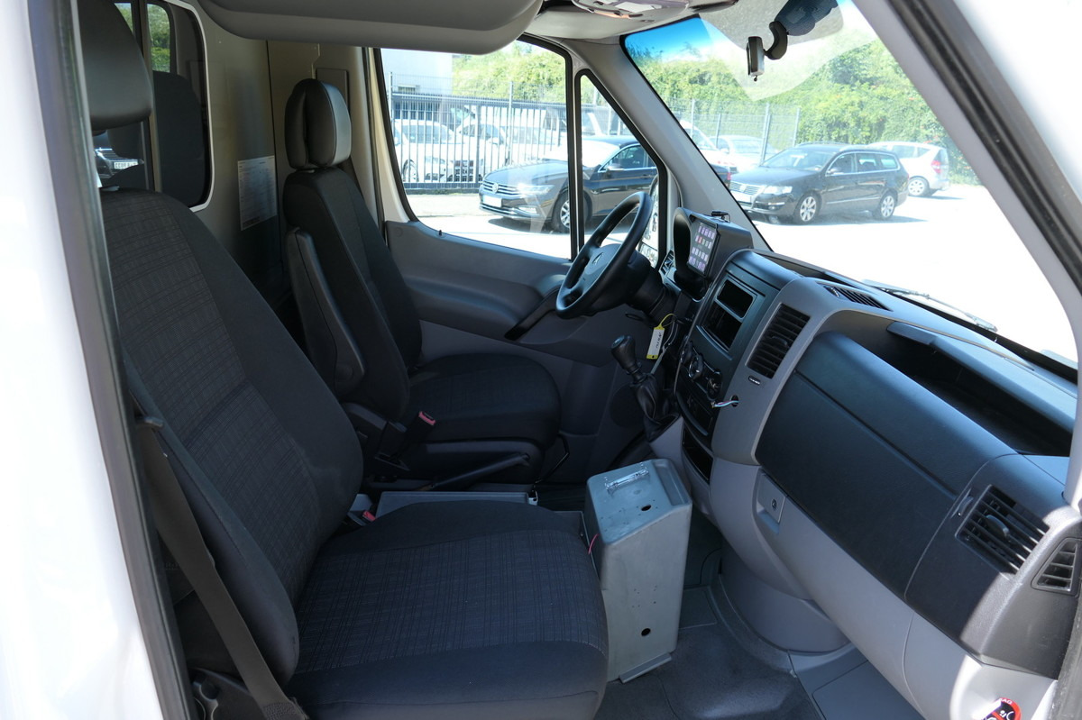 MERCEDES-BENZ Sprinter 316 CDI Klima Rettungswagen - Ātrās palīdzības mašīna: foto 5 MERCEDES-BENZ Sprinter 316 CDI Klima Rettungswagen - Ātrās palīdzības mašīna: foto 5