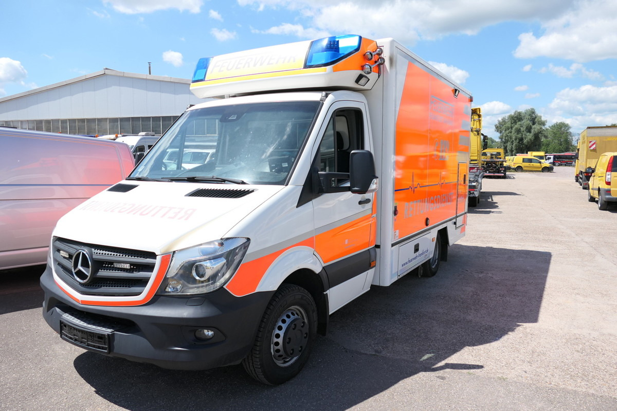 MERCEDES-BENZ Sprinter 519 CDI Klima Krankenwagen Fahrtec Aufb - Ātrās palīdzības mašīna: foto 2 MERCEDES-BENZ Sprinter 519 CDI Klima Krankenwagen Fahrtec Aufb - Ātrās palīdzības mašīna: foto 2