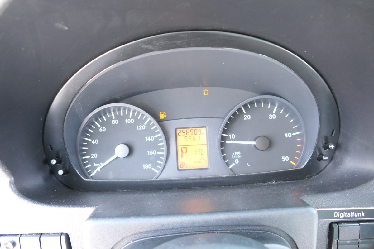 MERCEDES-BENZ Sprinter 519 CDI Klima Krankenwagen Fahrtec Aufb līzingu MERCEDES-BENZ Sprinter 519 CDI Klima Krankenwagen Fahrtec Aufb: foto 16 MERCEDES-BENZ Sprinter 519 CDI Klima Krankenwagen Fahrtec Aufb līzingu MERCEDES-BENZ Sprinter 519 CDI Klima Krankenwagen Fahrtec Aufb: foto 16