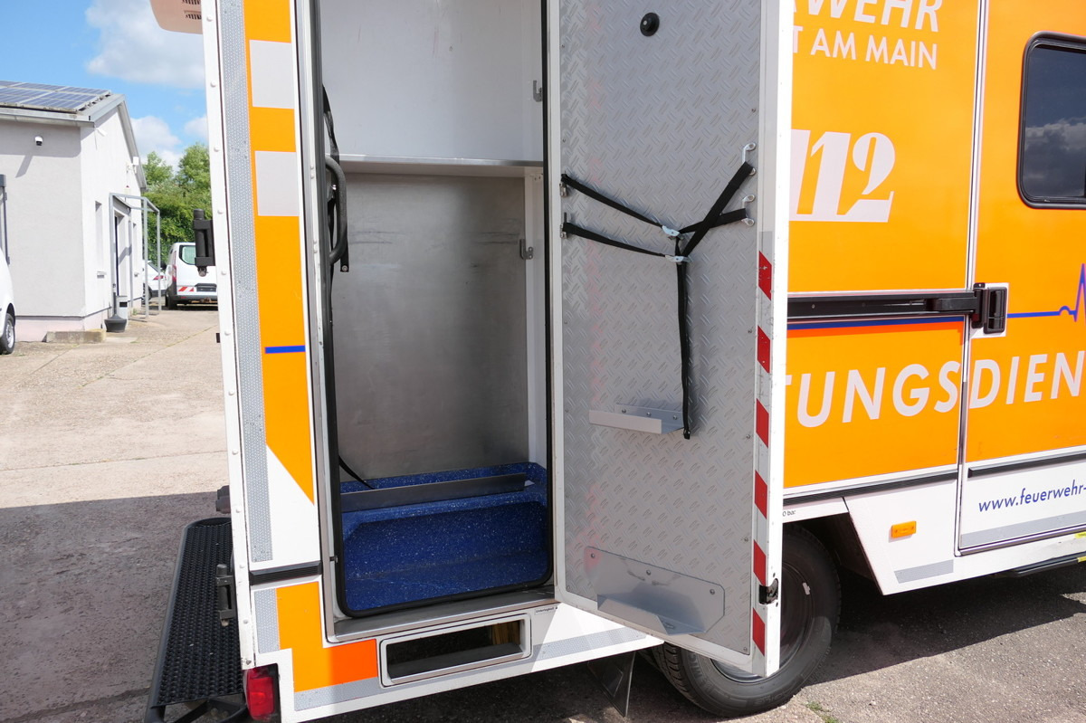 MERCEDES-BENZ Sprinter 519 CDI Klima Krankenwagen Fahrtec Aufb līzingu MERCEDES-BENZ Sprinter 519 CDI Klima Krankenwagen Fahrtec Aufb: foto 9 MERCEDES-BENZ Sprinter 519 CDI Klima Krankenwagen Fahrtec Aufb līzingu MERCEDES-BENZ Sprinter 519 CDI Klima Krankenwagen Fahrtec Aufb: foto 9