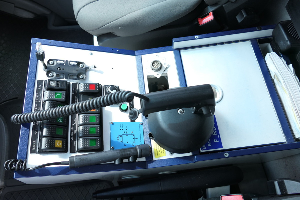 MERCEDES-BENZ Sprinter 519 CDI Klima Krankenwagen Fahrtec Aufb līzingu MERCEDES-BENZ Sprinter 519 CDI Klima Krankenwagen Fahrtec Aufb: foto 14 MERCEDES-BENZ Sprinter 519 CDI Klima Krankenwagen Fahrtec Aufb līzingu MERCEDES-BENZ Sprinter 519 CDI Klima Krankenwagen Fahrtec Aufb: foto 14