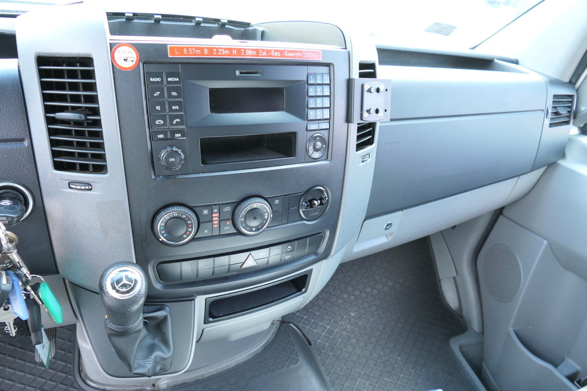 MERCEDES-BENZ Sprinter 519 CDI Klima Krankenwagen Fahrtec Aufb līzingu MERCEDES-BENZ Sprinter 519 CDI Klima Krankenwagen Fahrtec Aufb: foto 13 MERCEDES-BENZ Sprinter 519 CDI Klima Krankenwagen Fahrtec Aufb līzingu MERCEDES-BENZ Sprinter 519 CDI Klima Krankenwagen Fahrtec Aufb: foto 13