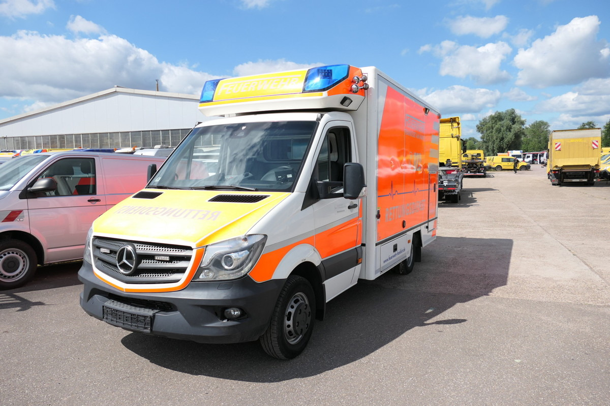 MERCEDES-BENZ Sprinter 519 CDI Klima Krankenwagen Fahrtec Aufb - Ātrās palīdzības mašīna: foto 2 MERCEDES-BENZ Sprinter 519 CDI Klima Krankenwagen Fahrtec Aufb - Ātrās palīdzības mašīna: foto 2