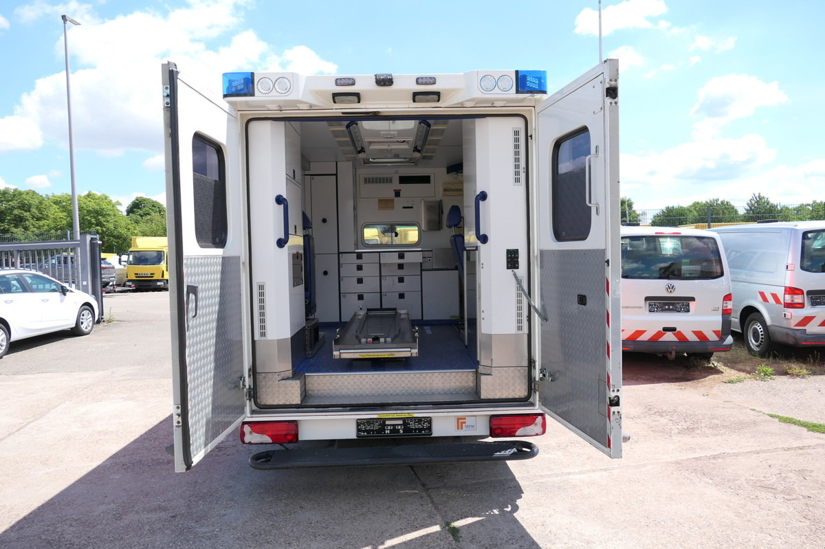 MERCEDES-BENZ Sprinter 519 CDI Klima Krankenwagen Fahrtec Aufb - Ātrās palīdzības mašīna: foto 5 MERCEDES-BENZ Sprinter 519 CDI Klima Krankenwagen Fahrtec Aufb - Ātrās palīdzības mašīna: foto 5