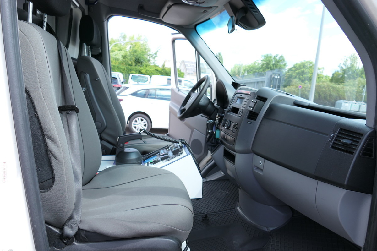 MERCEDES-BENZ Sprinter 519 CDI Klima Krankenwagen Fahrtec Aufb līzingu MERCEDES-BENZ Sprinter 519 CDI Klima Krankenwagen Fahrtec Aufb: foto 12 MERCEDES-BENZ Sprinter 519 CDI Klima Krankenwagen Fahrtec Aufb līzingu MERCEDES-BENZ Sprinter 519 CDI Klima Krankenwagen Fahrtec Aufb: foto 12