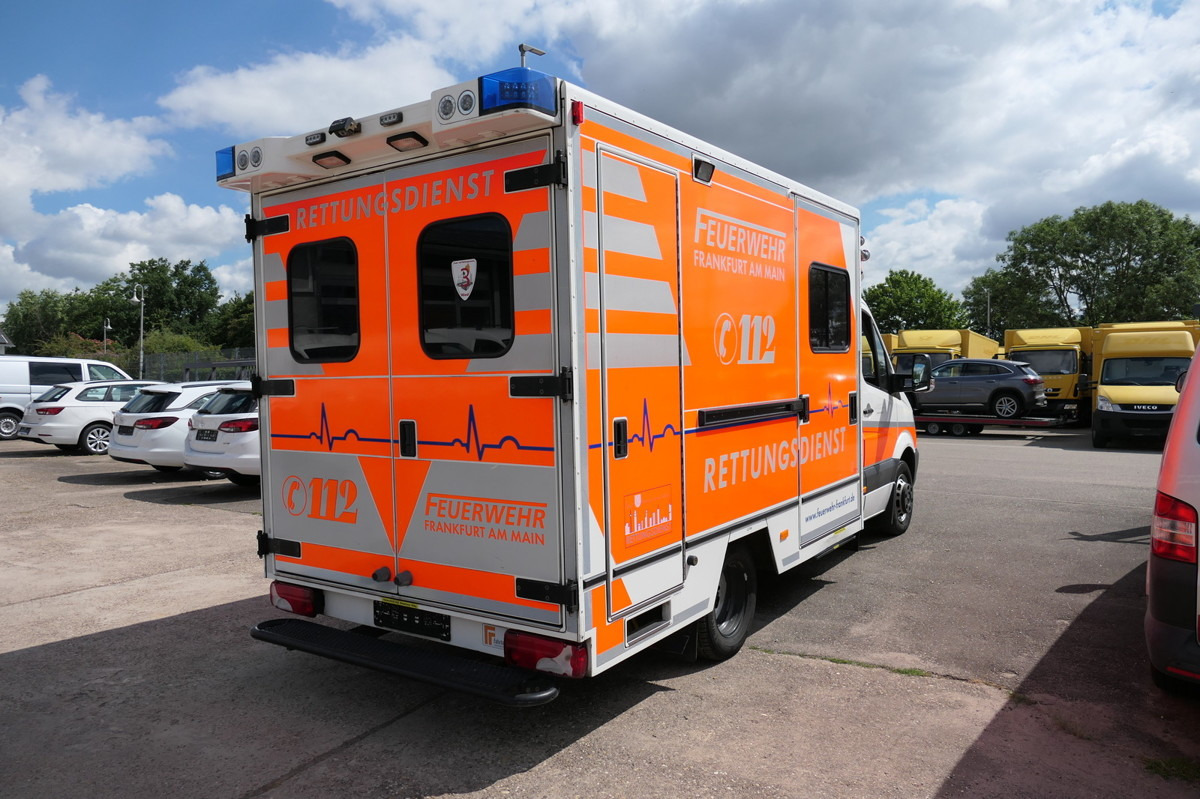 MERCEDES-BENZ Sprinter 519 CDI Klima Krankenwagen Fahrtec Aufb - Ātrās palīdzības mašīna: foto 4 MERCEDES-BENZ Sprinter 519 CDI Klima Krankenwagen Fahrtec Aufb - Ātrās palīdzības mašīna: foto 4