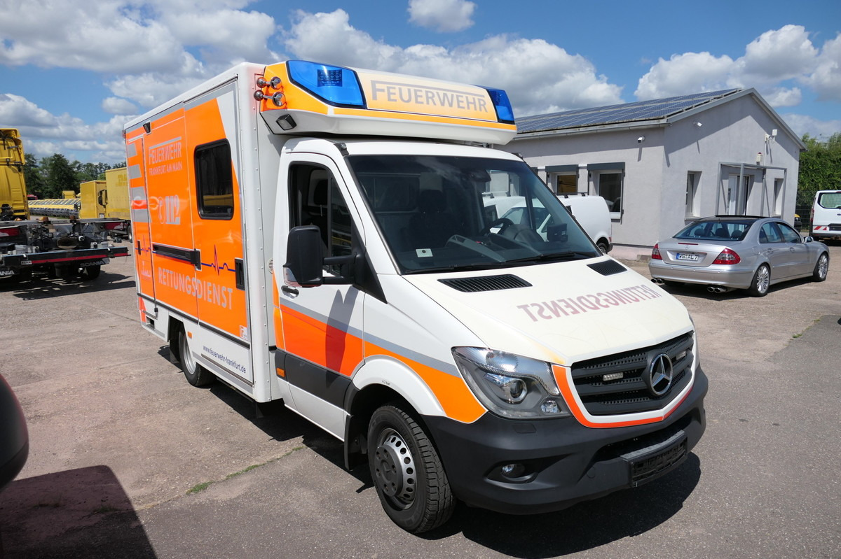 MERCEDES-BENZ Sprinter 519 CDI Klima Krankenwagen Fahrtec Aufb - Ātrās palīdzības mašīna: foto 1 MERCEDES-BENZ Sprinter 519 CDI Klima Krankenwagen Fahrtec Aufb - Ātrās palīdzības mašīna: foto 1