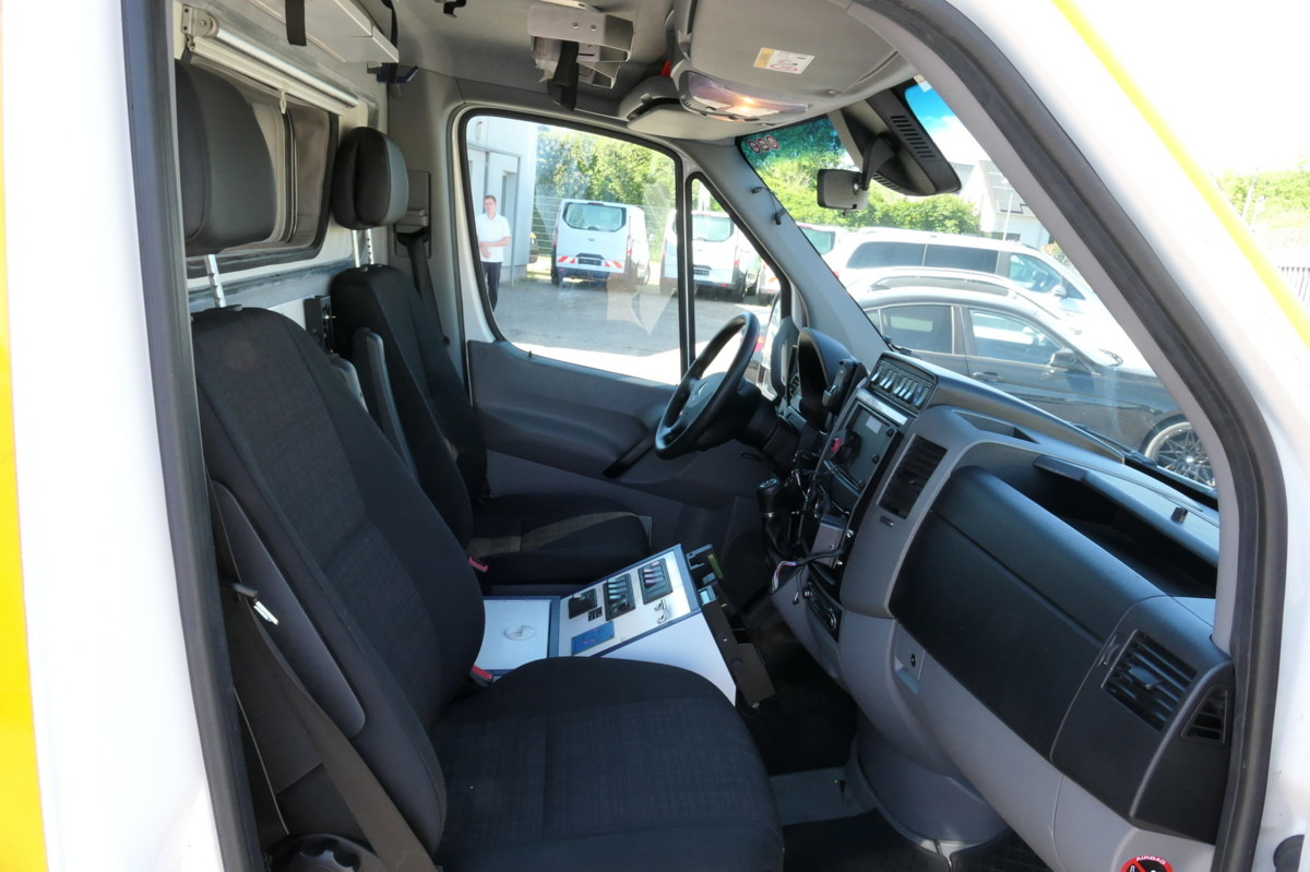 MERCEDES-BENZ Sprinter 519 CDI Klima Krankenwagen - Ātrās palīdzības mašīna: foto 5 MERCEDES-BENZ Sprinter 519 CDI Klima Krankenwagen - Ātrās palīdzības mašīna: foto 5