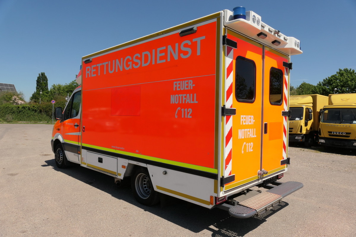 MERCEDES-BENZ Sprinter 519 CDI Klima Krankenwagen - Ātrās palīdzības mašīna: foto 4 MERCEDES-BENZ Sprinter 519 CDI Klima Krankenwagen - Ātrās palīdzības mašīna: foto 4