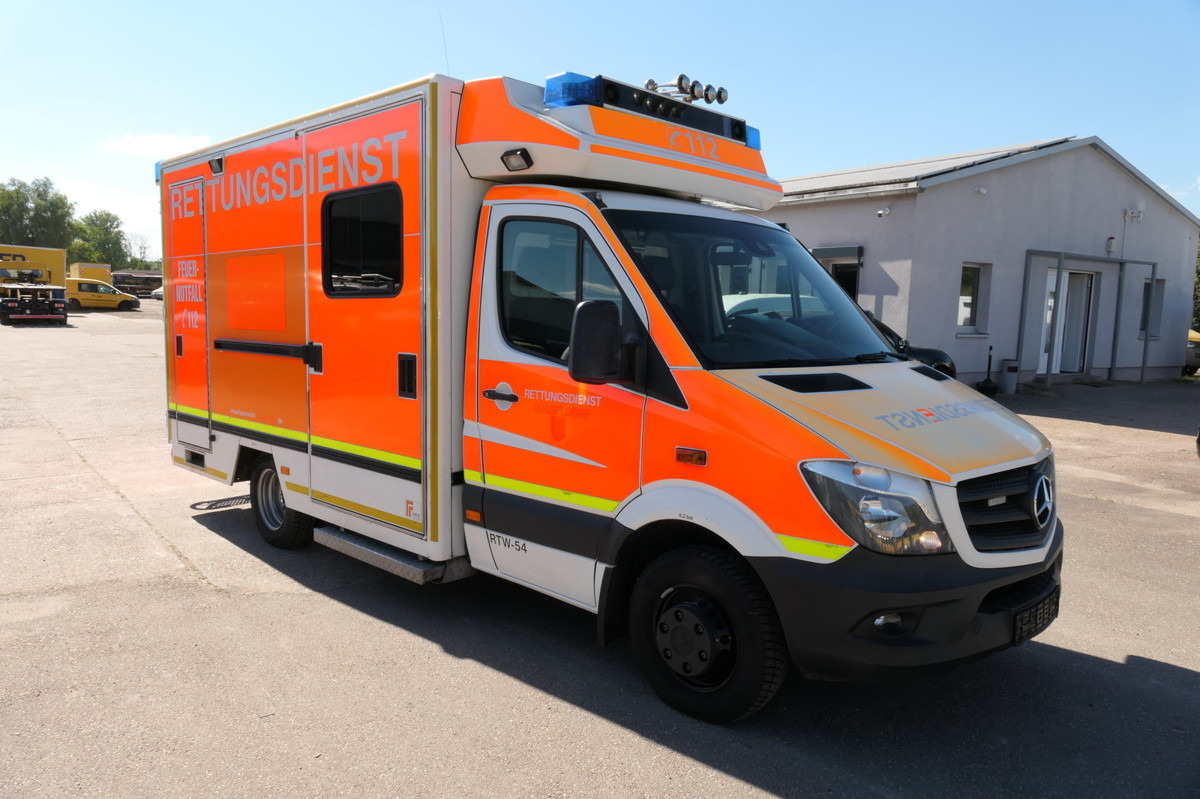 MERCEDES-BENZ Sprinter 519 CDI Klima Krankenwagen - Ātrās palīdzības mašīna: foto 2 MERCEDES-BENZ Sprinter 519 CDI Klima Krankenwagen - Ātrās palīdzības mašīna: foto 2
